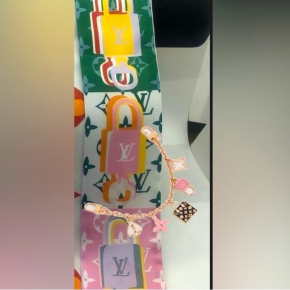 Handbag Accessories Charm , Horse, and Pink Cream Green Scarf. - Picture 5 of 5